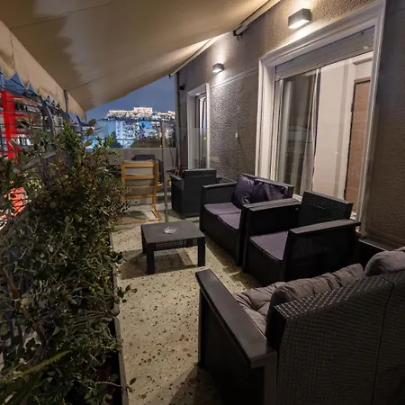 Patio & Acropolis View 2-bd Retreat Апартаменты *