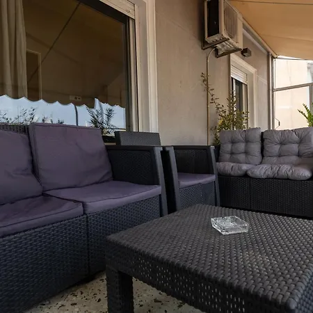 Patio & Acropolis View 2-bd Retreat Афины